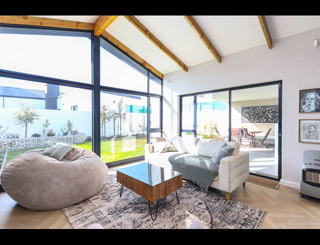 4 BEDROOM FREEHOLD FOR SALE IN SANDOWN